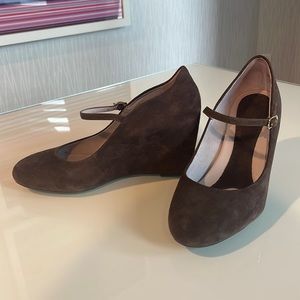 Johnston & Murphy Brown Suede Mary Jane Wedge Heels, Size 9B.